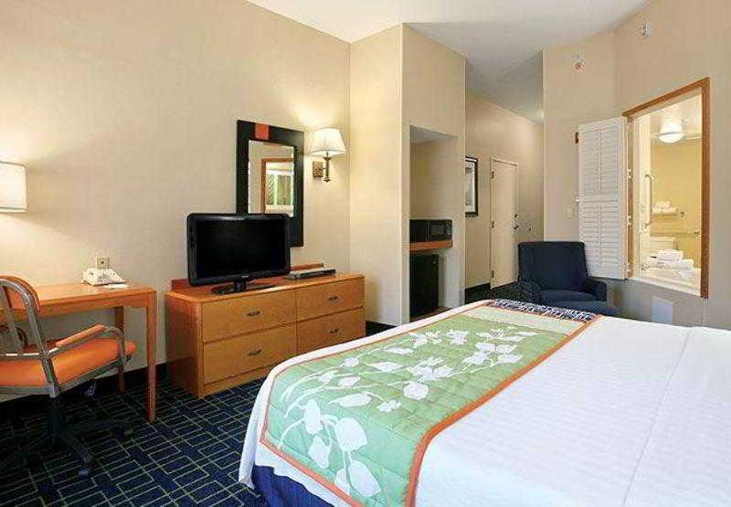 Comfort Inn & Suites Akron South Habitación foto