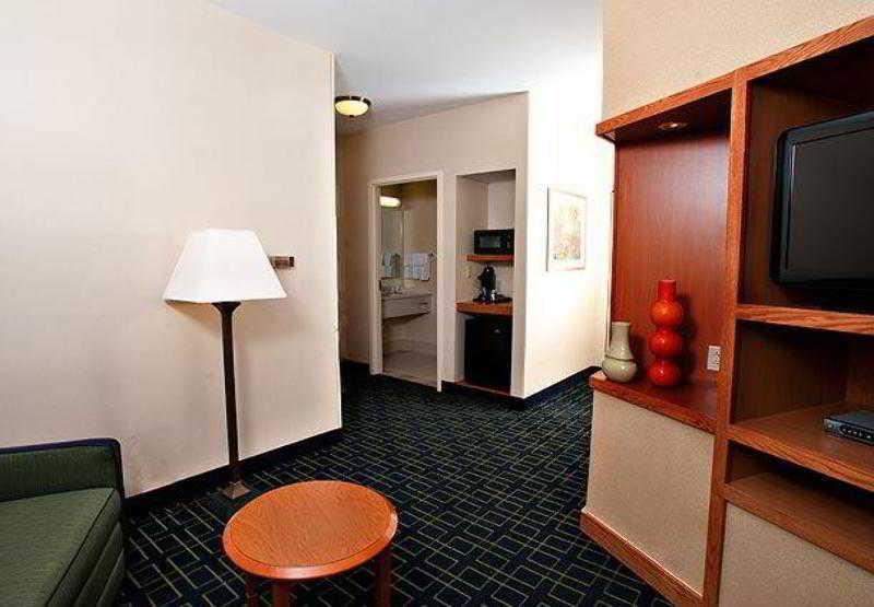 Comfort Inn & Suites Akron South Habitación foto